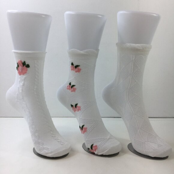 Womens Crew Socks Set 3 Textured Embroidered Floral Pattern White Pink Green - Picture 3 of 3